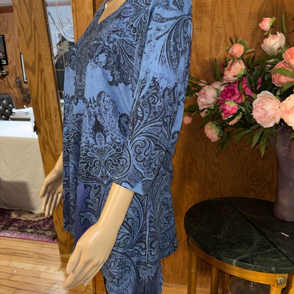 APT 9 Blue Paisley Sparkly V-Neck 3/4 Sleeve Top 1X - Picture 4 of 8